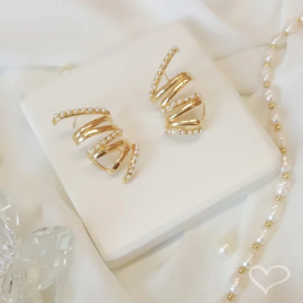 Brinco Ear Cuff Cris Pérolas Folheado a Ouro 18k - Image 3